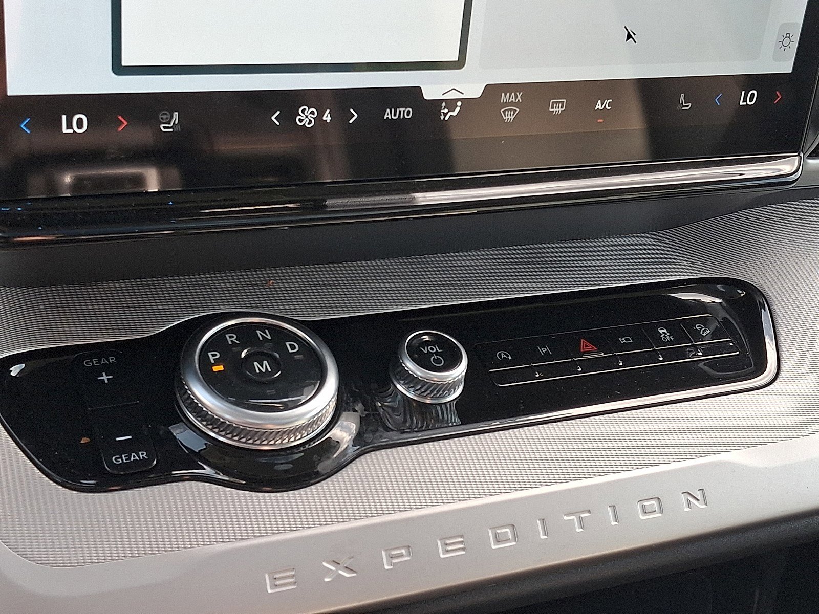 Certified 2025 Ford Expedition Active AWD/4WD image 15
