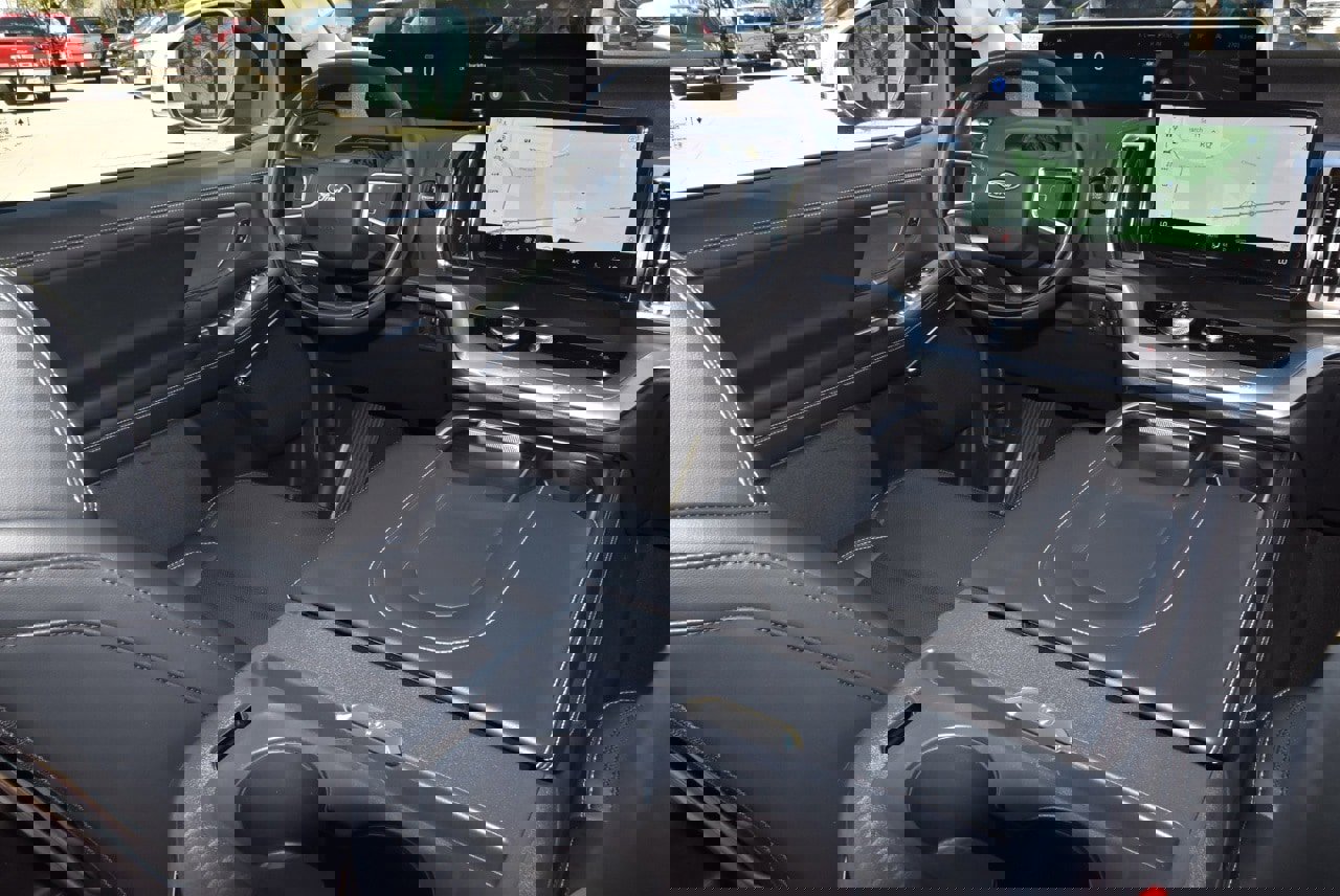 Certified 2025 Ford Expedition Max Platinum image 16