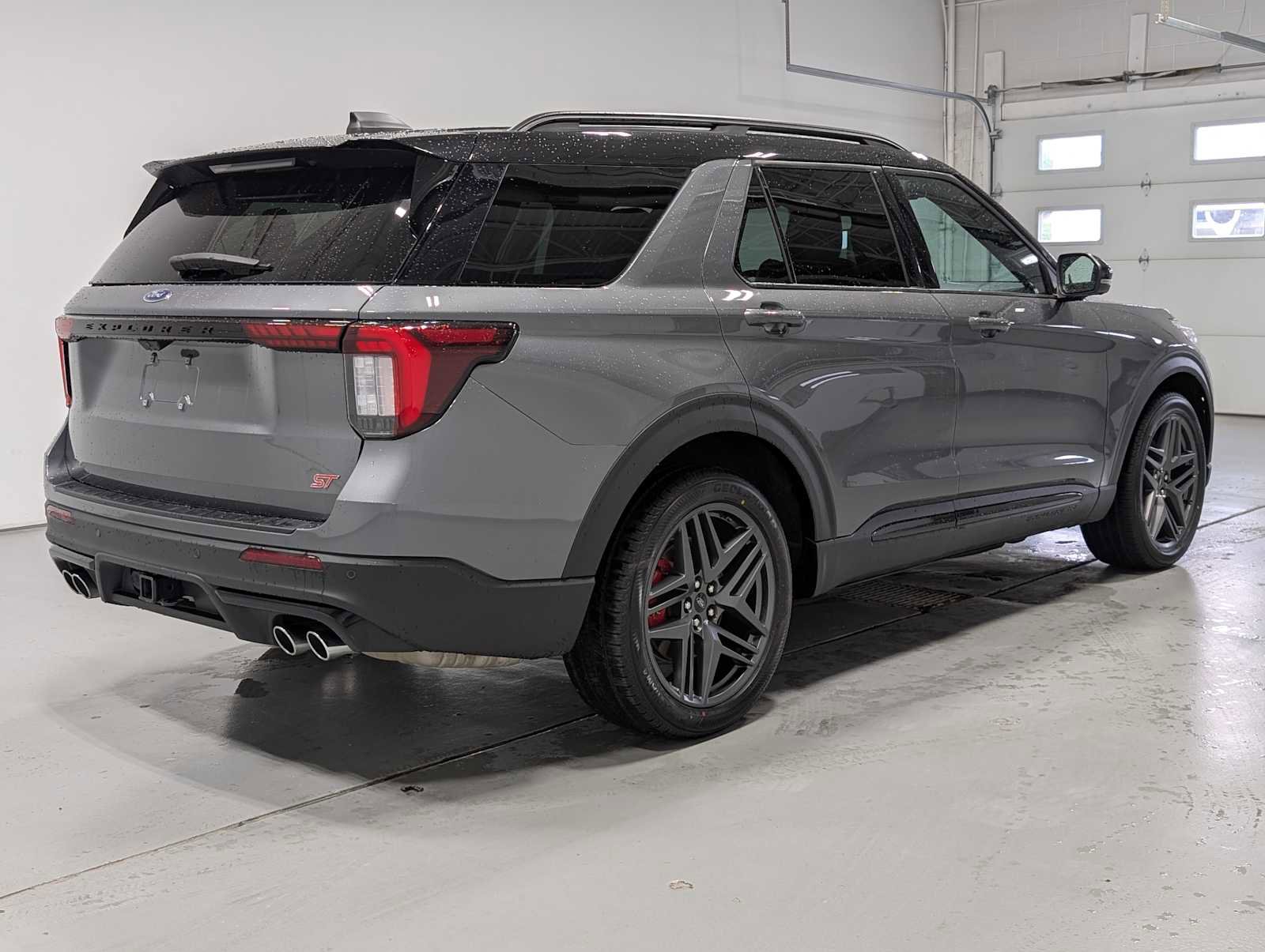 Certified 2025 Ford Explorer ST AWD/4WD image 8