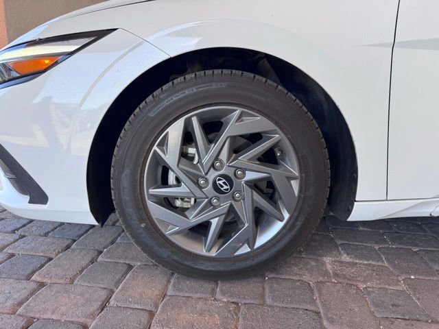 Used 2024 Hyundai Elantra SEL image 23