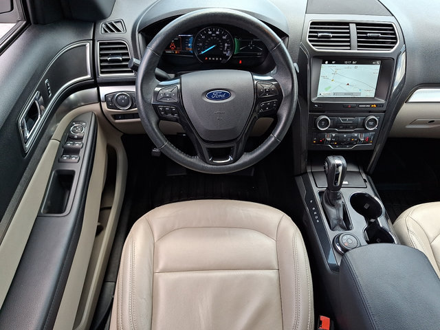 Certified 2018 Ford Explorer XLT w/ Equipment Group 202A AWD/4WD image 12