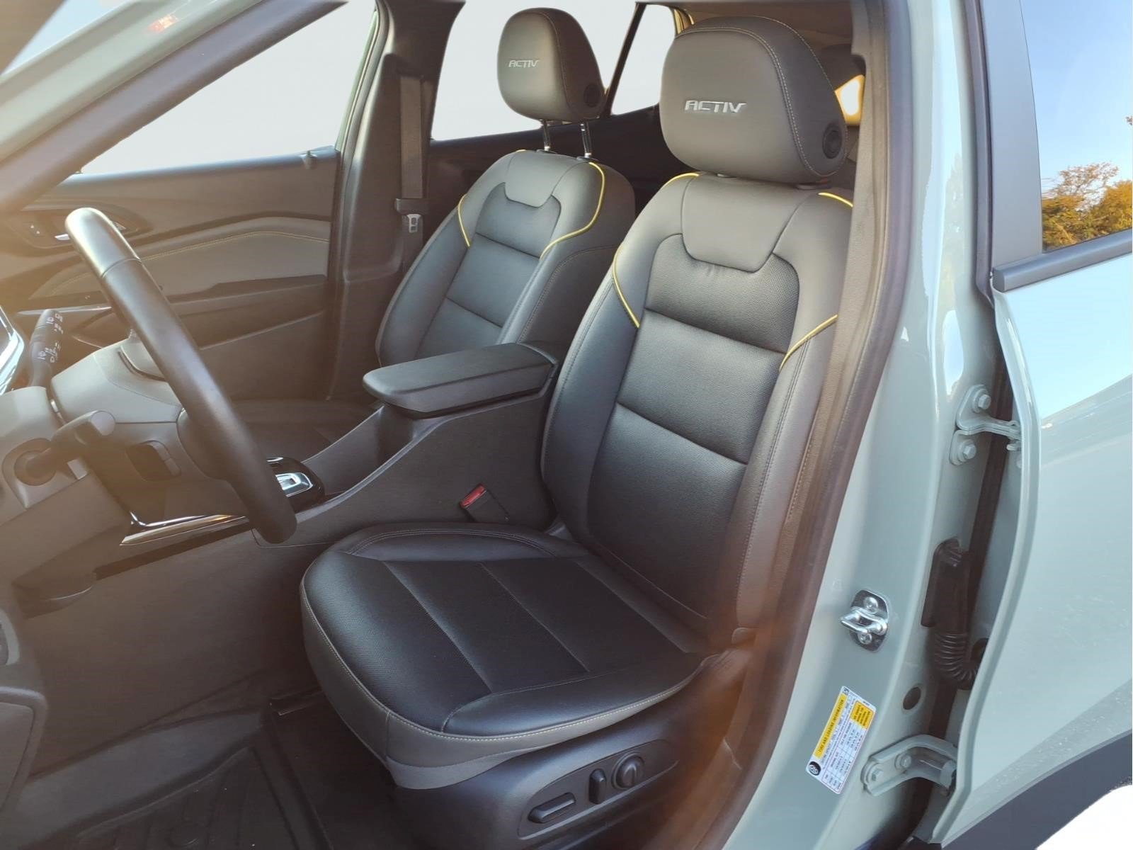 Used 2025 Chevrolet Trax ACTIV w/ Driver Confidence Package FWD image 21