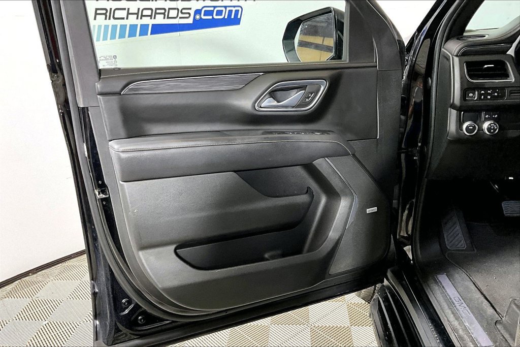 Used 2023 GMC Yukon SLT w/ SLT Premium Package RWD image 18