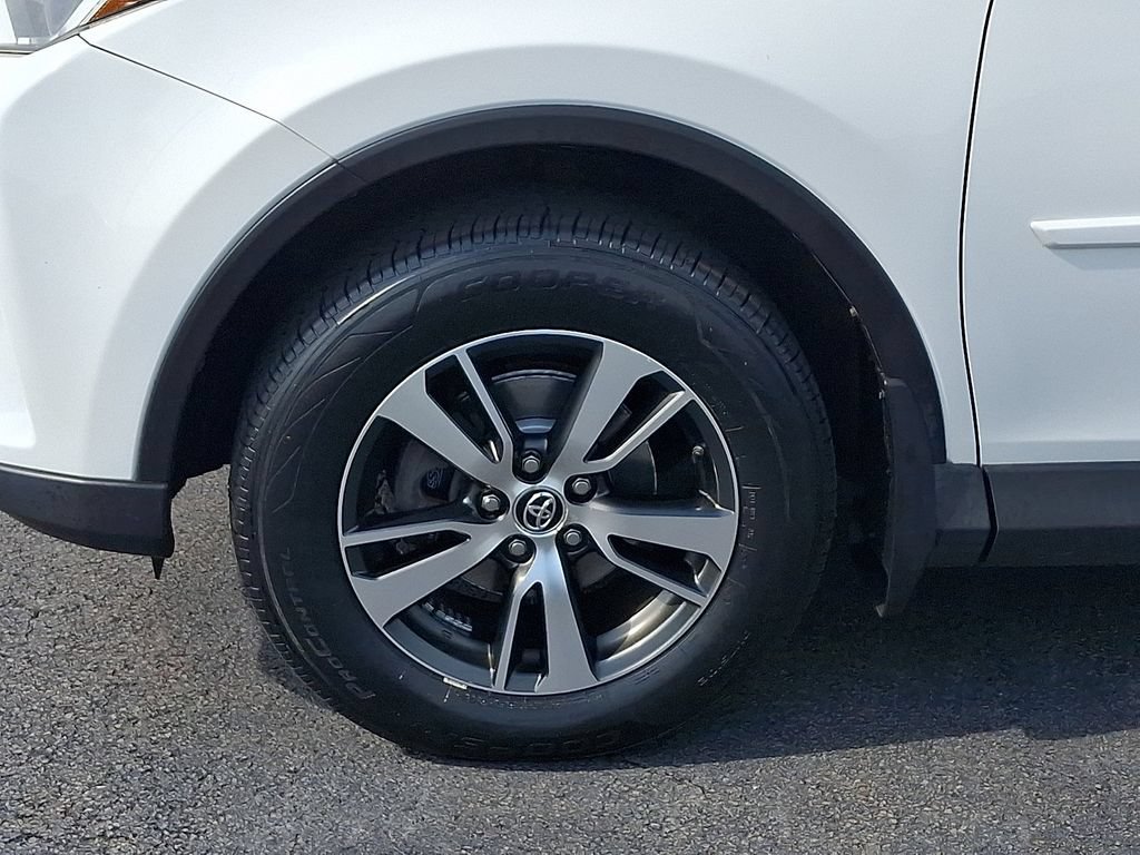 Used 2018 Toyota RAV4 XLE w/ Plus Extra Value Package AWD/4WD image 8