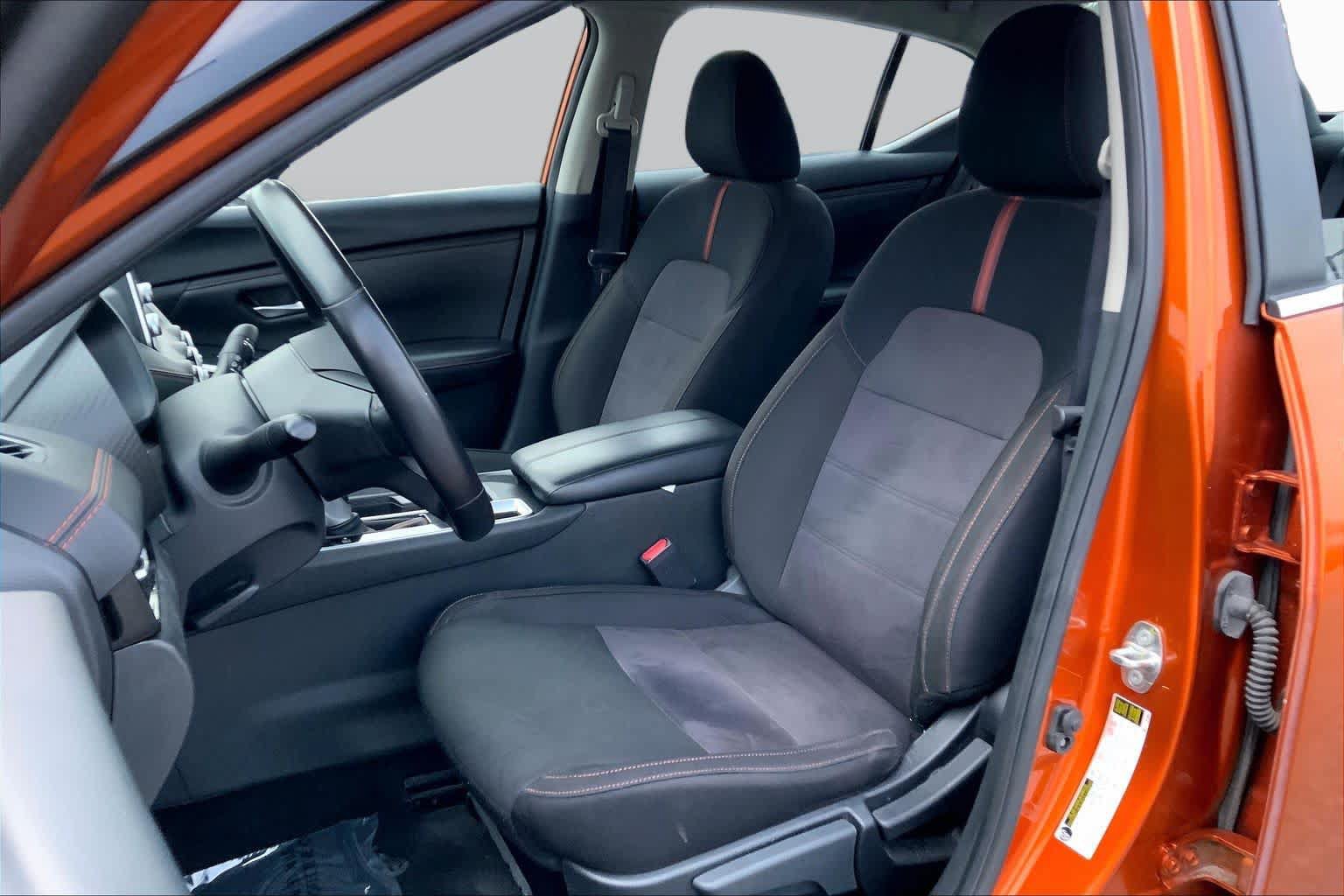 Used 2025 Nissan Sentra SR FWD image 8