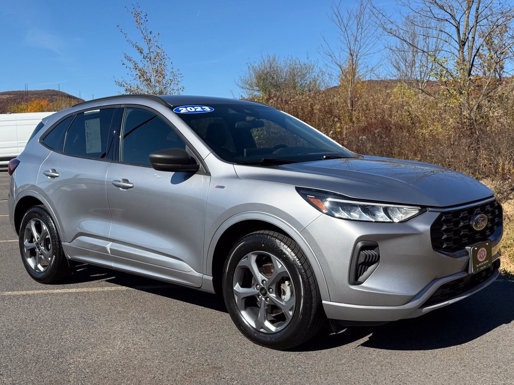 Certified 2023 Ford Escape ST-Line w/ Tech Pack #1 AWD/4WD image 2
