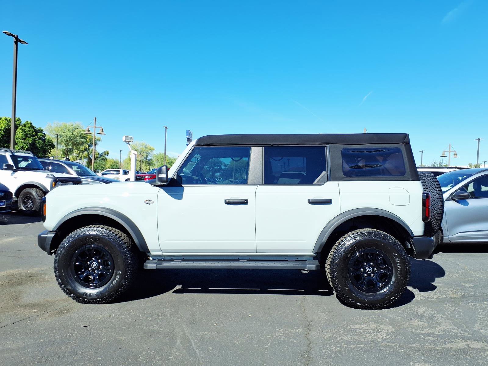 Certified 2023 Ford Bronco Wildtrak AWD/4WD image 3
