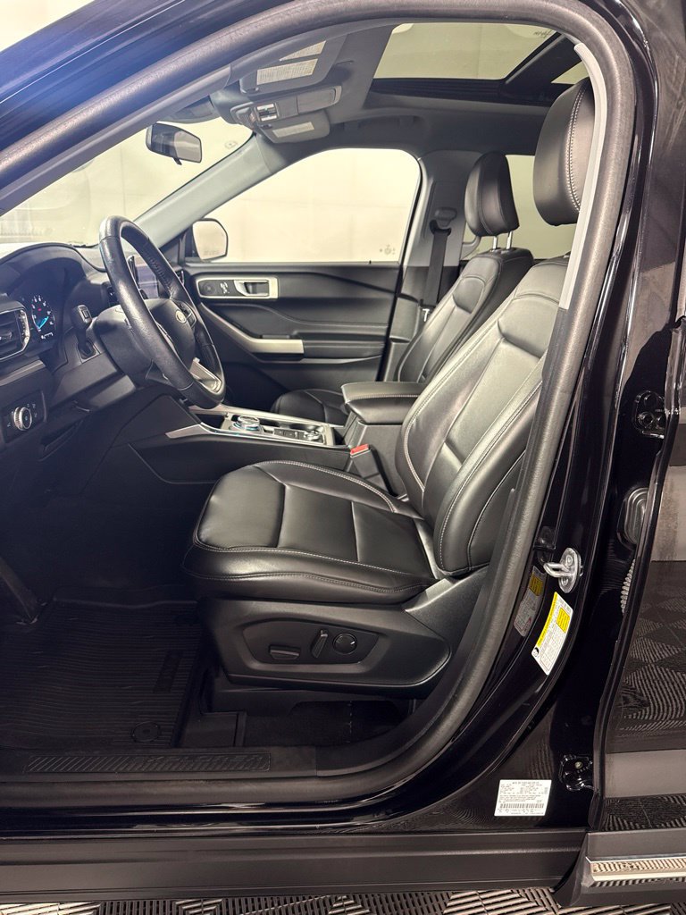 Certified 2023 Ford Explorer XLT w/ Equipment Group 202A AWD/4WD image 17