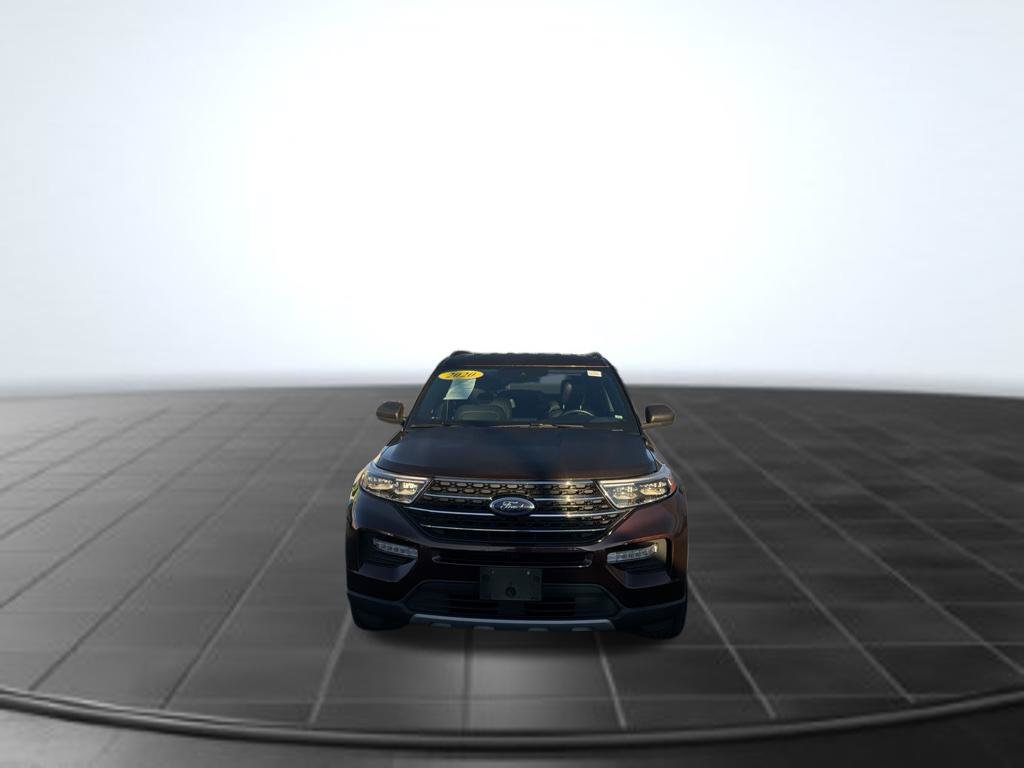 Certified 2020 Ford Explorer XLT w/ Equipment Group 202A AWD/4WD image 3