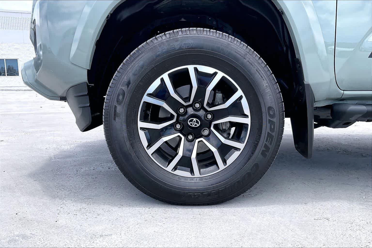 Used 2023 Toyota Tacoma TRD Sport AWD/4WD image 8
