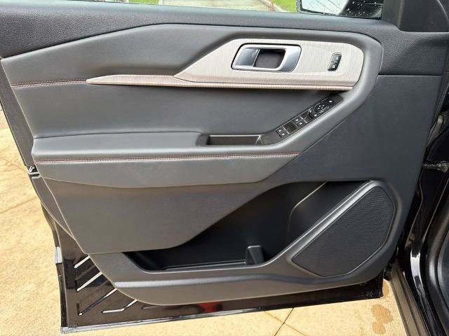 Certified 2025 Ford Explorer Active w/ Active Comfort Package RWD image 19