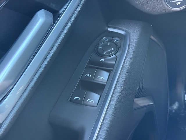 Used 2025 Chevrolet Silverado 1500 LT AWD/4WD image 18