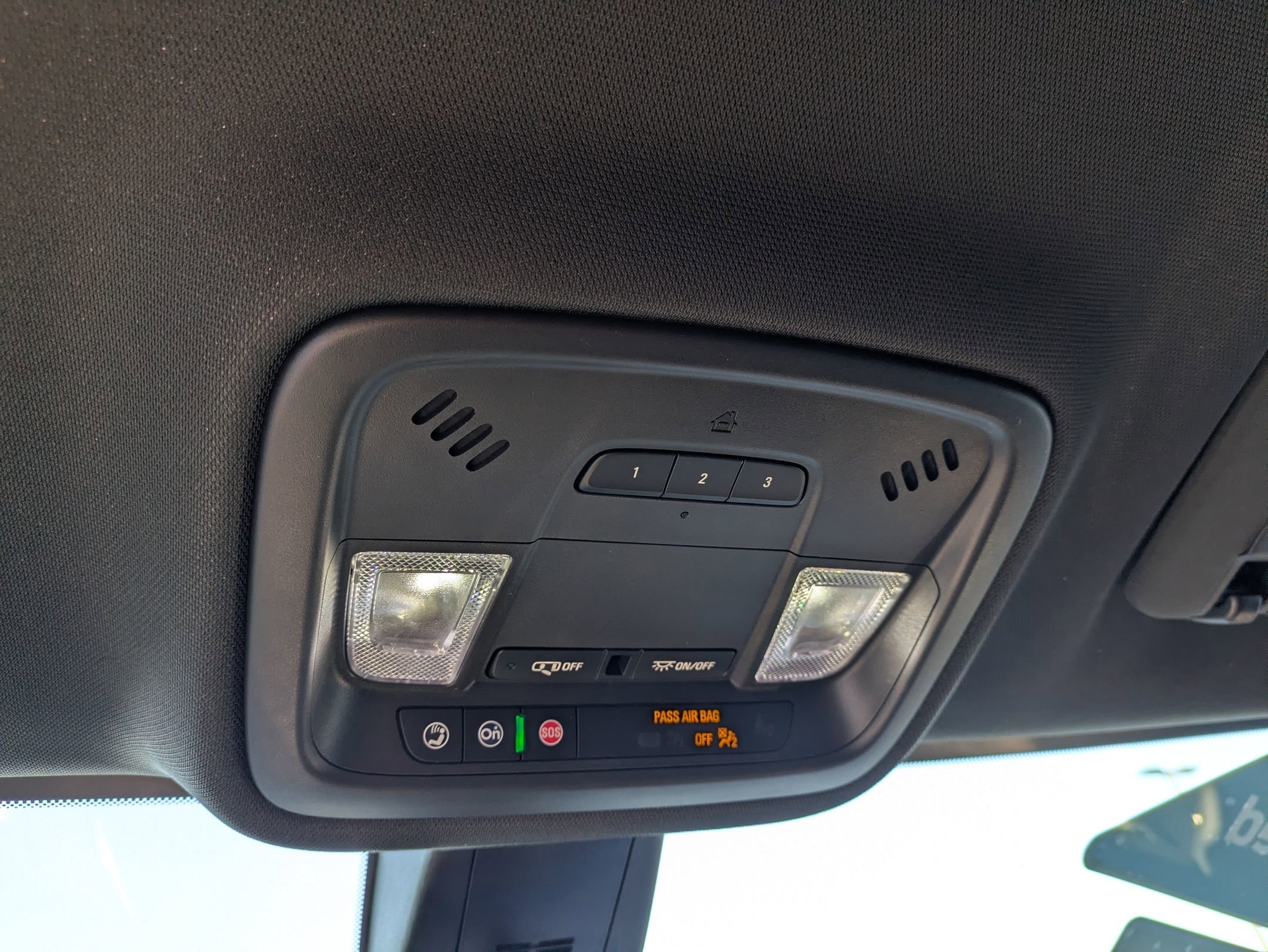 Used 2023 Chevrolet Traverse RS FWD image 28
