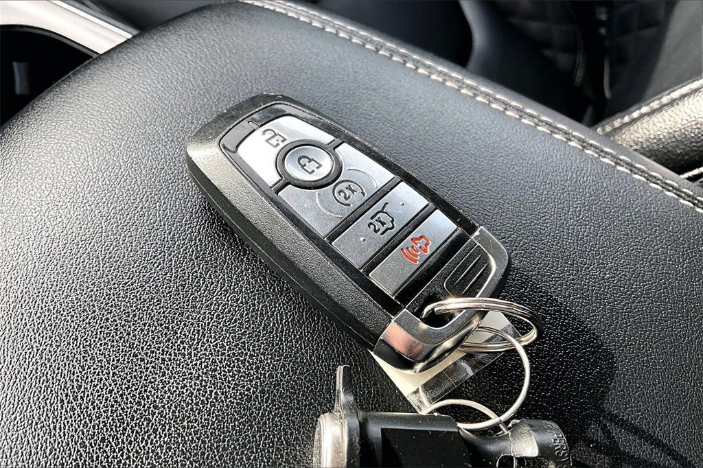 Certified 2024 Ford Edge Titanium image 13