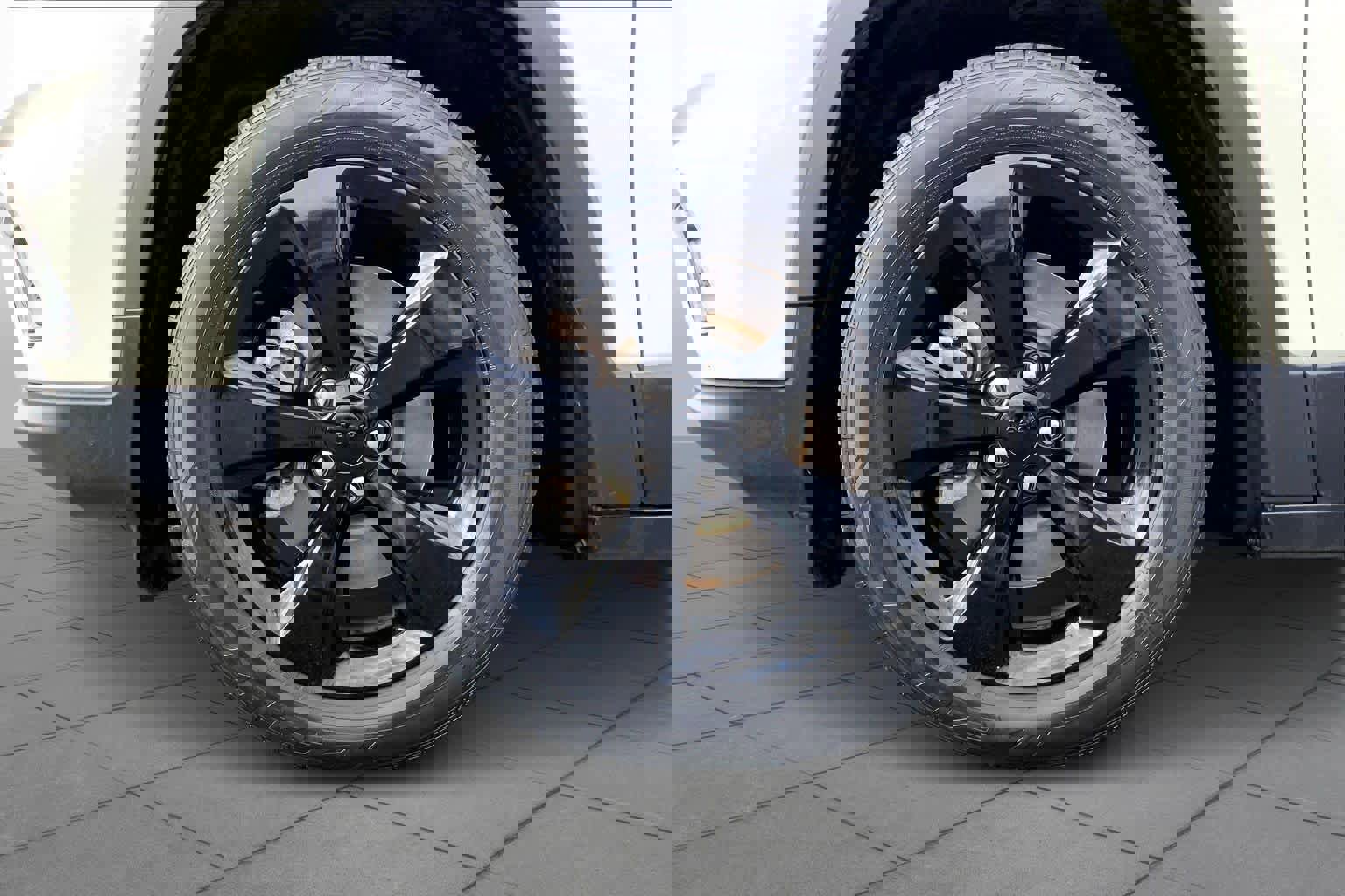 Used 2019 Jeep Cherokee Latitude Plus image 11