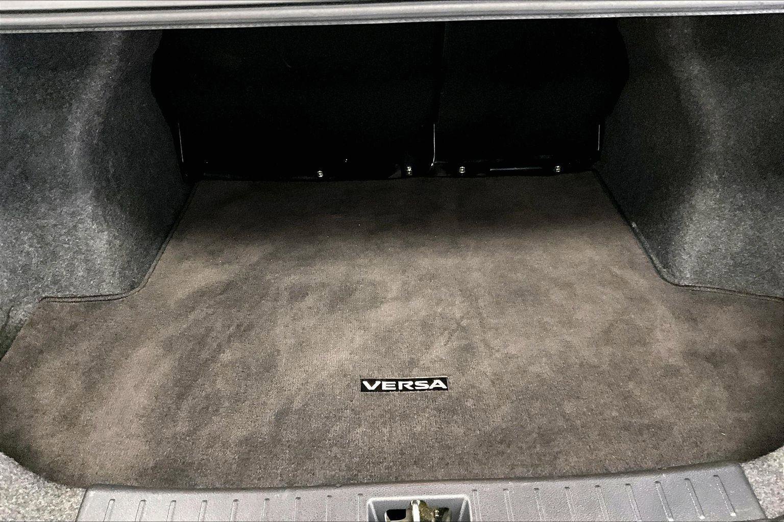 Used 2023 Nissan Versa SV image 33