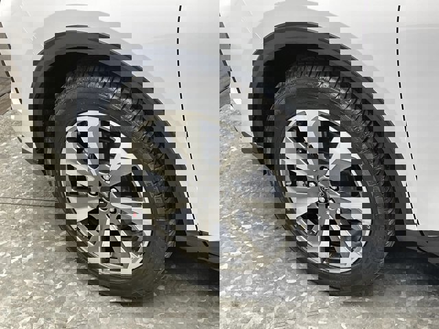 Certified 2025 Ford Escape Platinum image 20