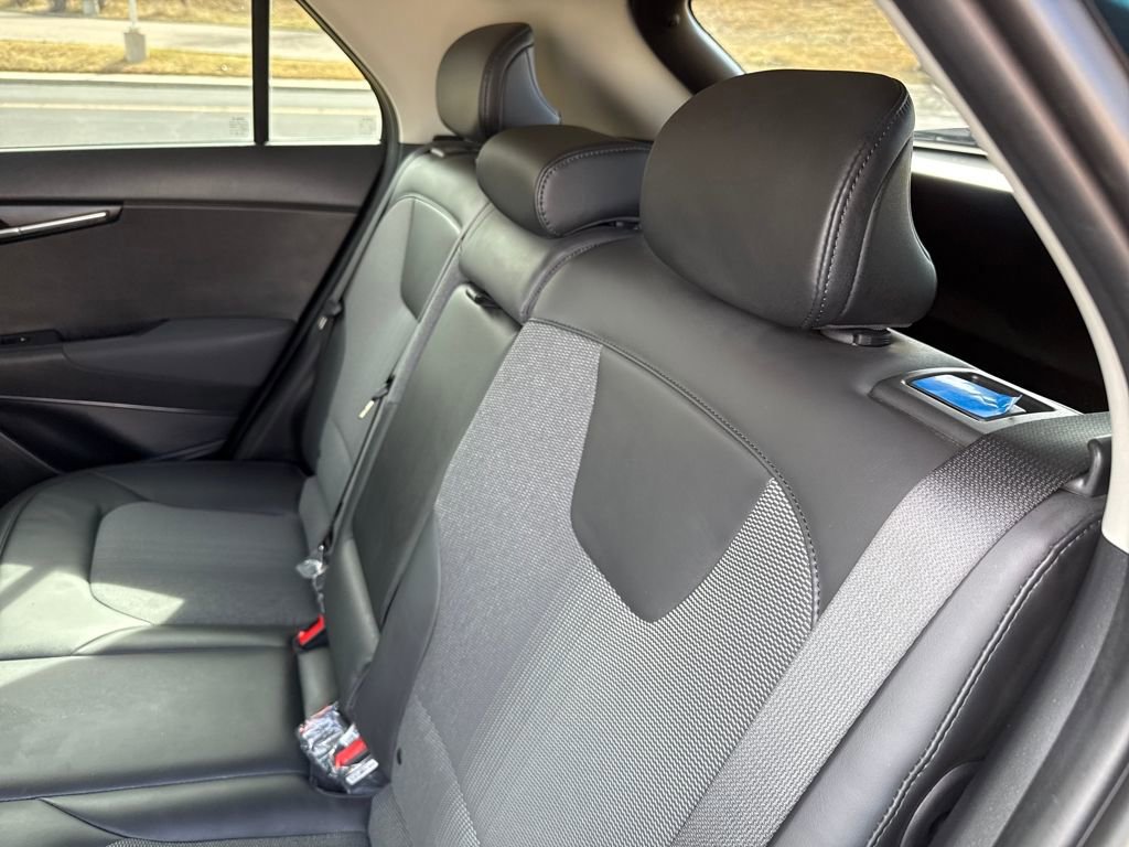Used 2023 Kia Niro EX image 19