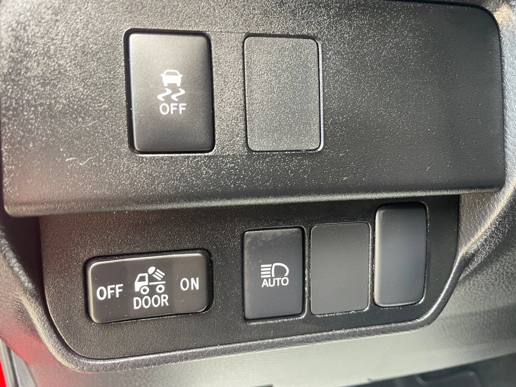 Used 2022 Toyota Tacoma SR AWD/4WD image 35