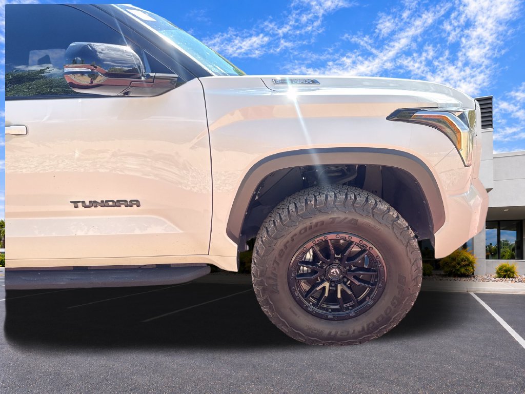 Used 2025 Toyota Tundra Limited AWD/4WD image 33