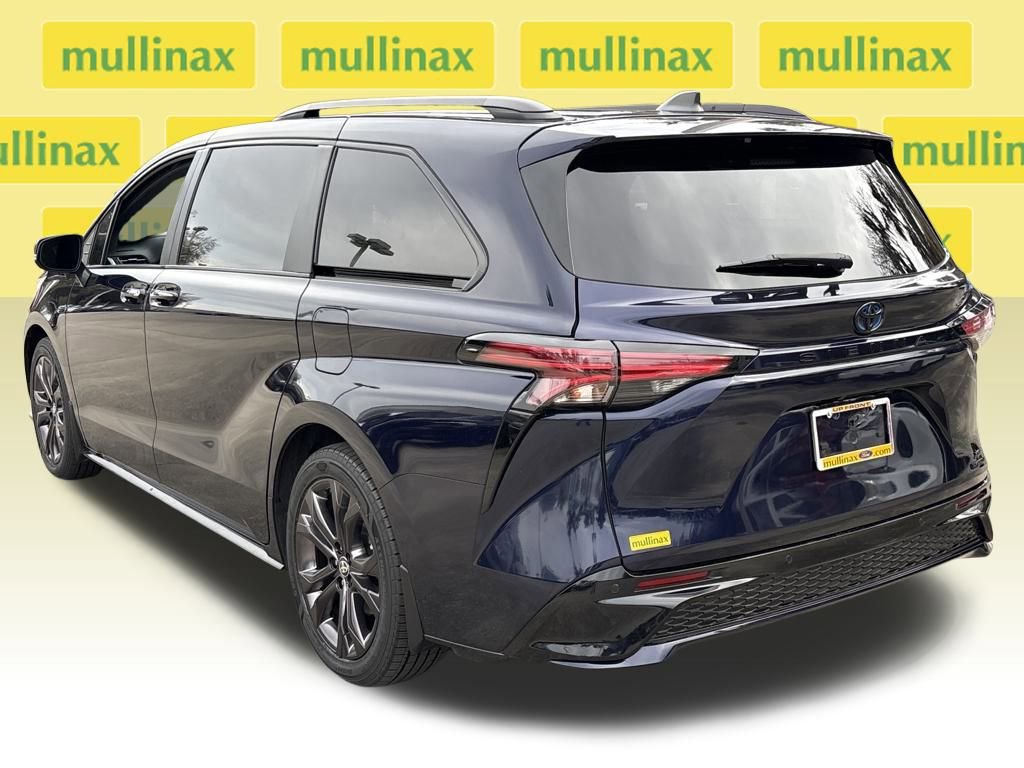 Used 2024 Toyota Sienna XSE image 4