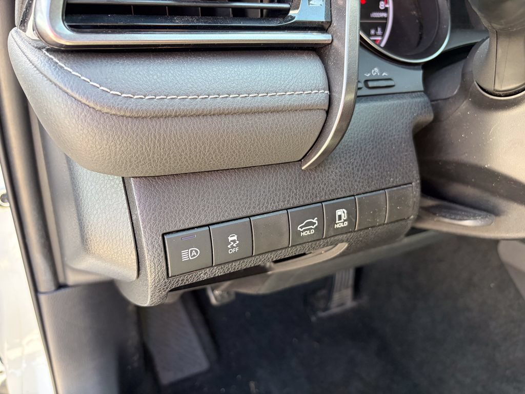 Used 2023 Toyota Camry SE w/ Convenience Package FWD image 11