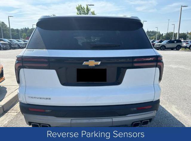 Used 2026 Chevrolet Traverse LT w/ LPO, Floor Liner Package FWD image 6