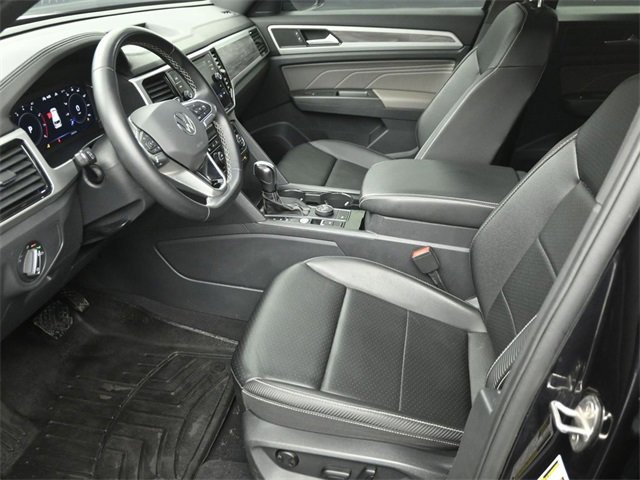 Used 2022 Volkswagen Atlas Cross Sport SE w/ Black Wheel Package image 26