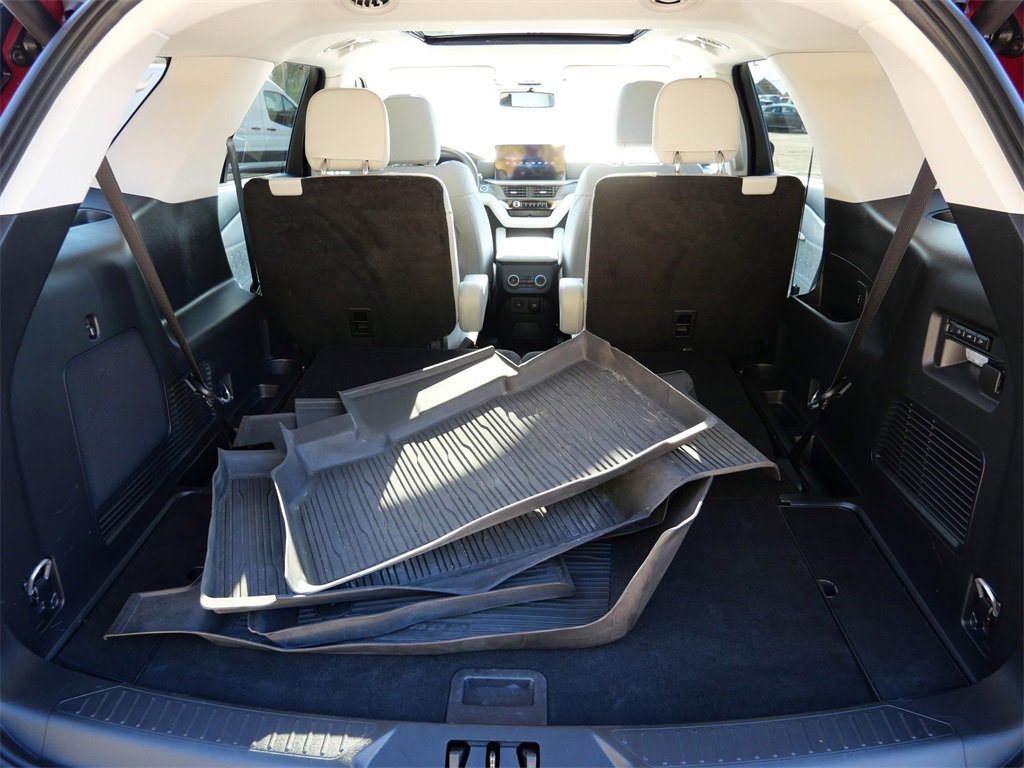 Certified 2025 Ford Explorer Platinum w/ Ultimate Package image 10