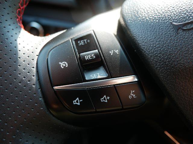 Certified 2025 Ford Escape ST-Line Select AWD/4WD image 27