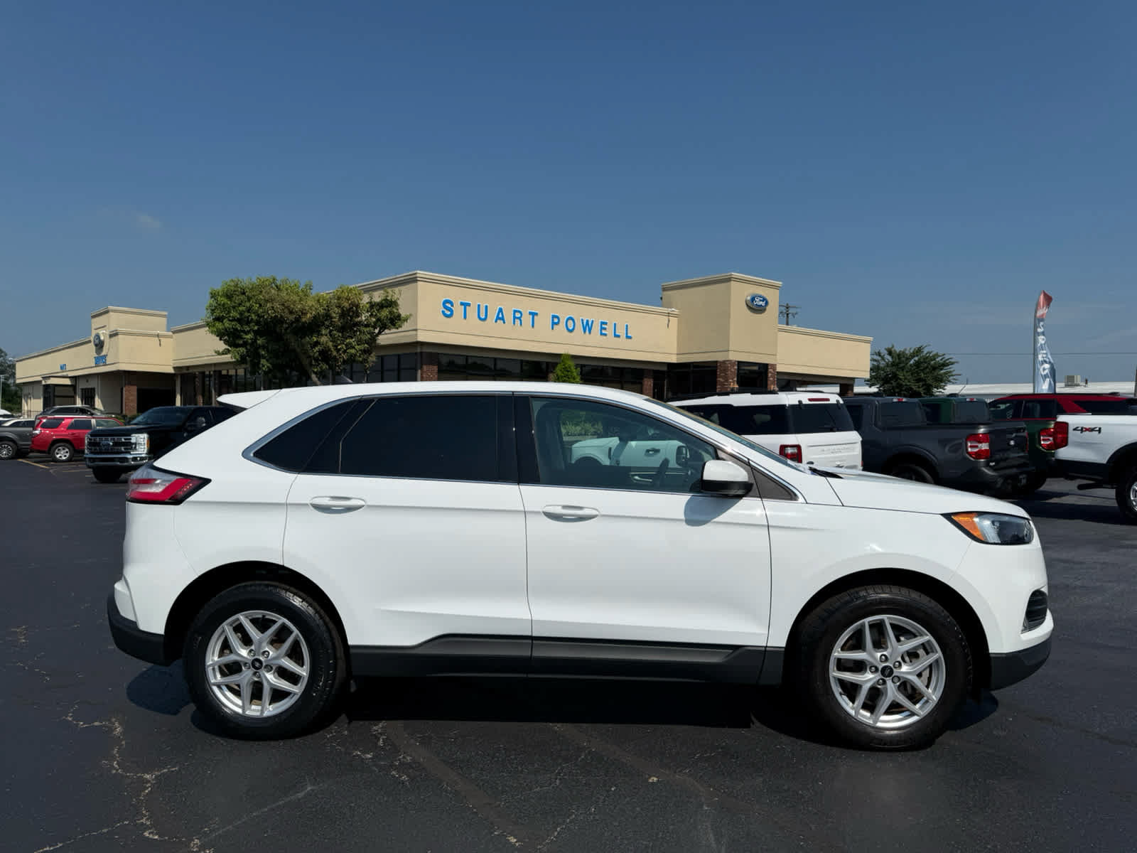Certified 2024 Ford Edge SEL w/ Convenience Package AWD/4WD image 18