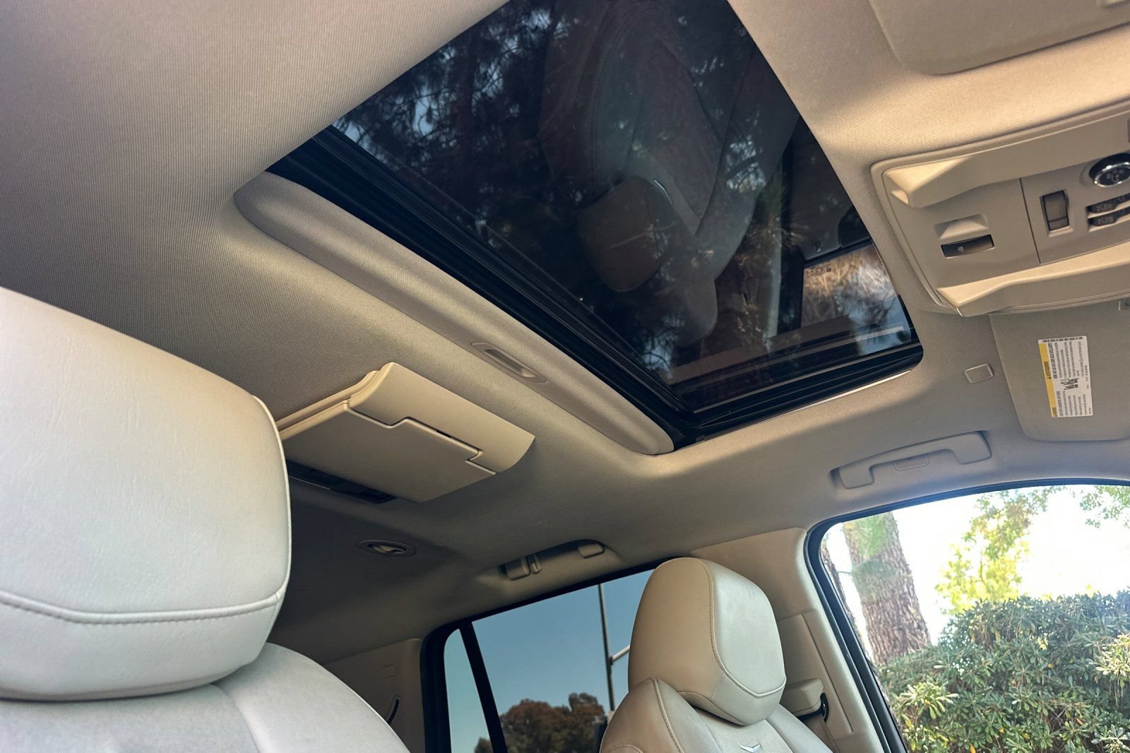 Used 2019 Cadillac Escalade Luxury RWD image 21