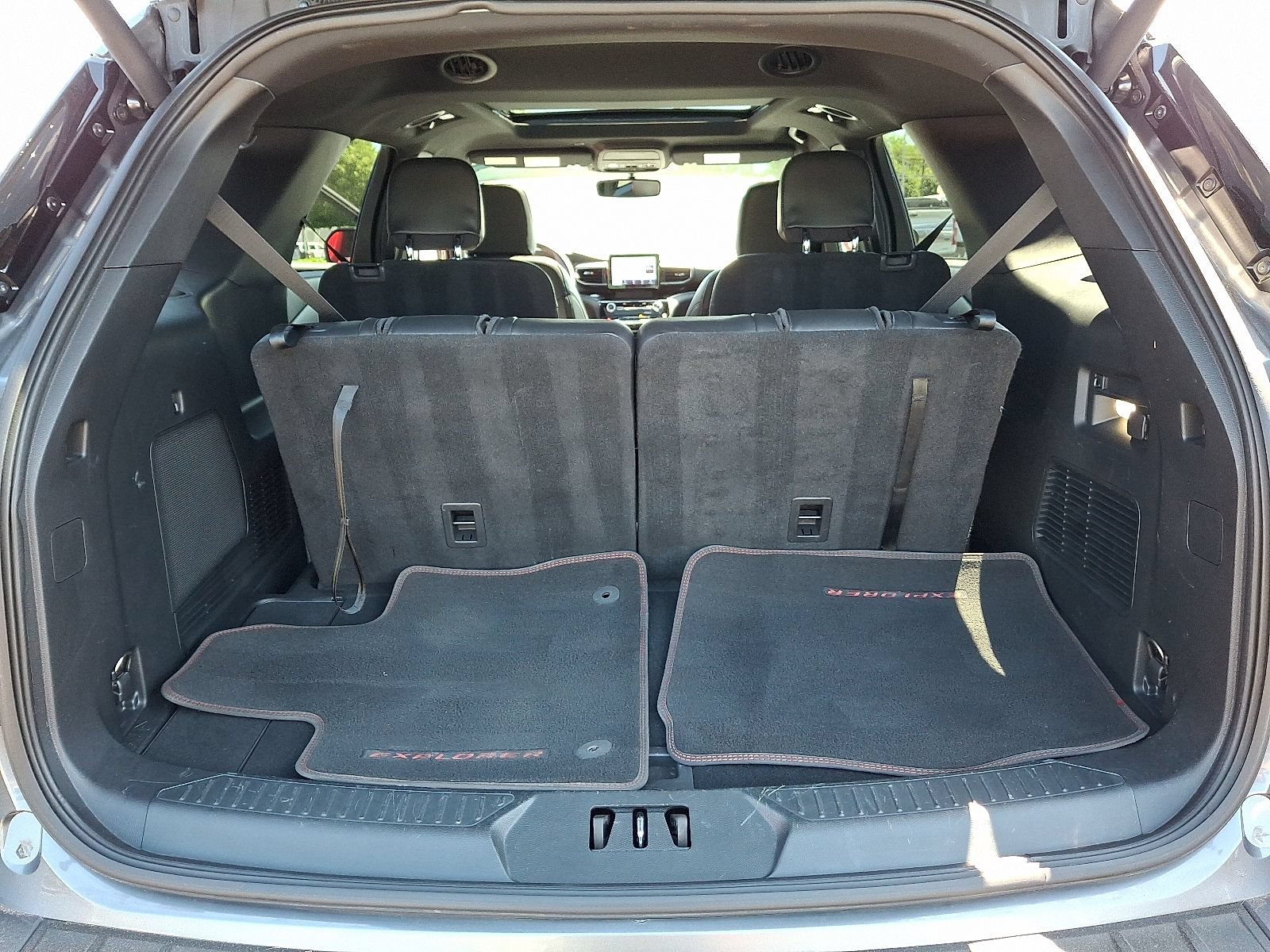 Certified 2022 Ford Explorer ST-Line w/ Class IV Trailer Tow Package AWD/4WD image 29
