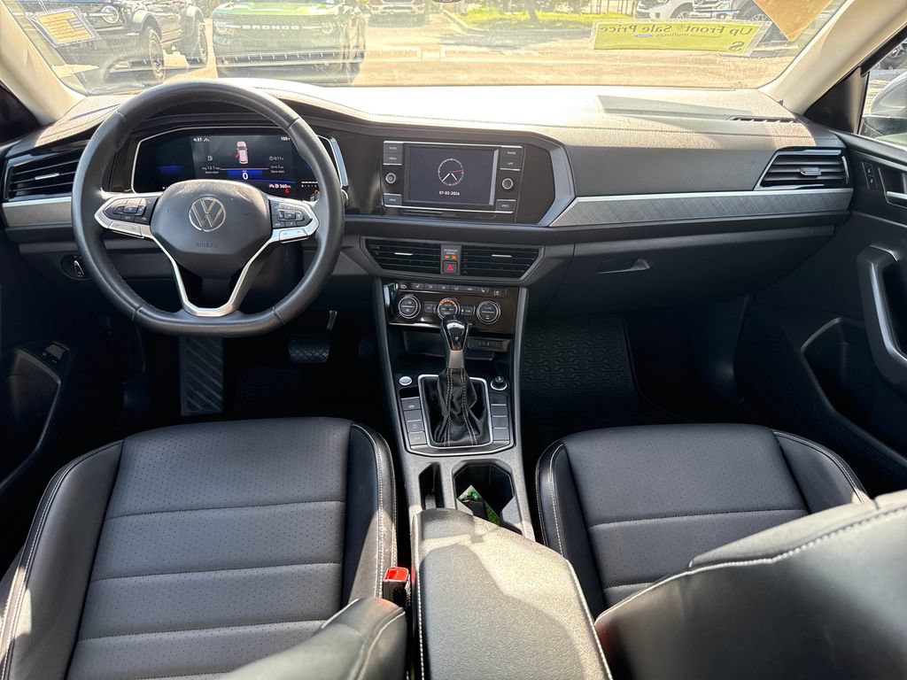 Used 2022 Volkswagen Jetta SE FWD image 5