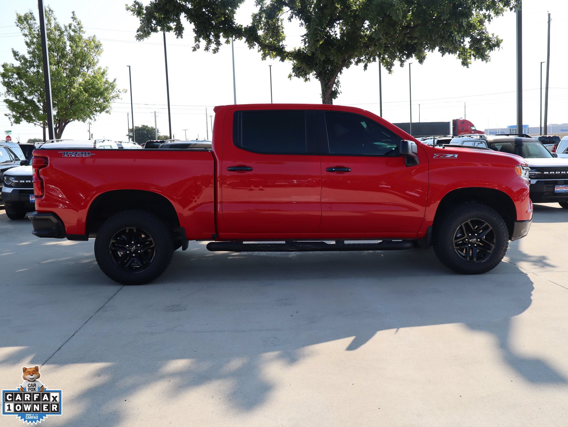 Used 2024 Chevrolet Silverado 1500 LT Trail Boss w/ Convenience Package II AWD/4WD image 2