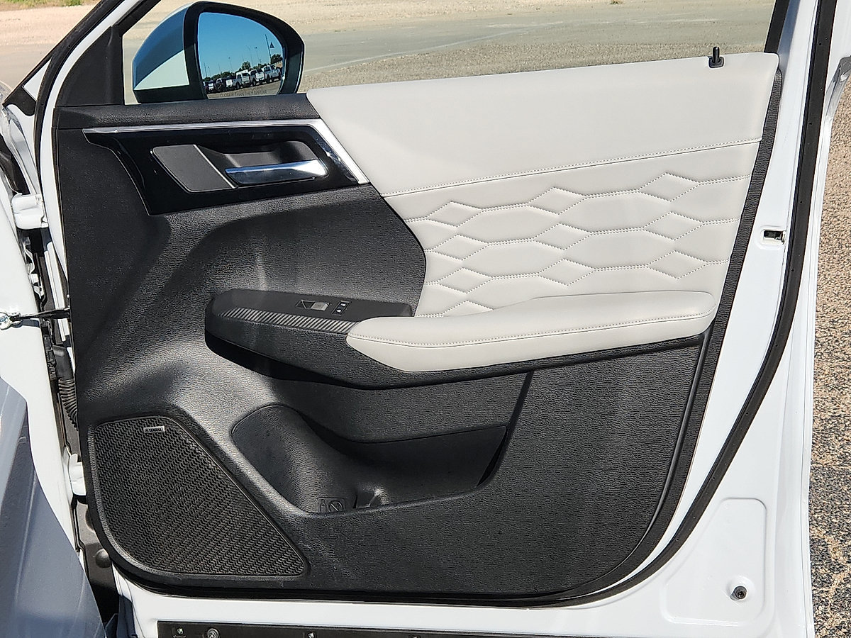 Used 2025 Mitsubishi Outlander SEL FWD image 8