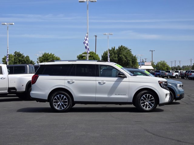 Certified 2025 Ford Expedition Platinum AWD/4WD image 3