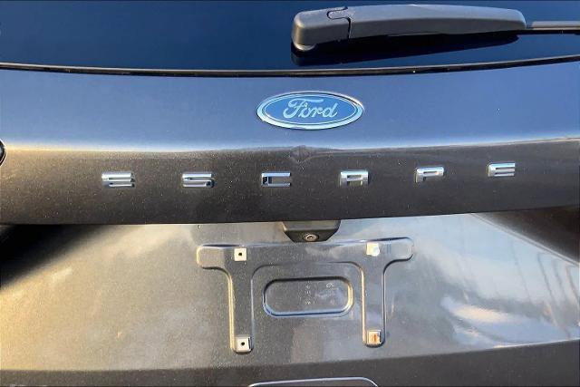 Certified 2020 Ford Escape Titanium image 9