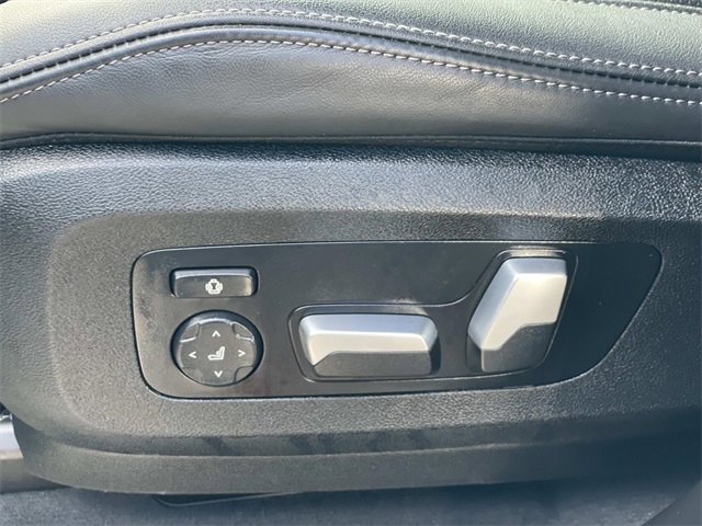 Used 2024 BMW X5 sDrive40i w/ Premium Package image 17