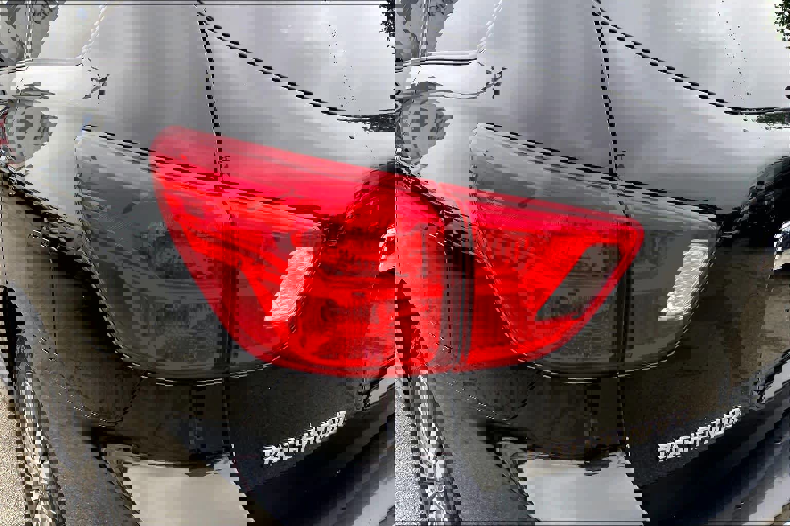 Used 2019 Nissan Pathfinder SL image 25