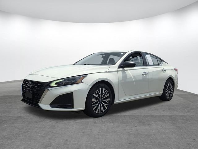 Used 2025 Nissan Altima 2.5 SV FWD image 4
