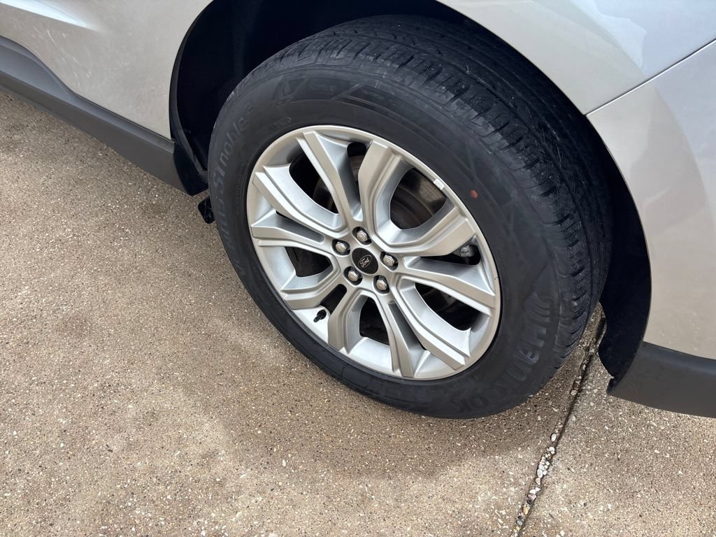 Certified 2024 Ford Edge Titanium AWD/4WD image 8