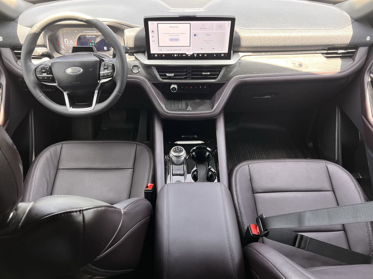 Certified 2025 Ford Explorer Platinum w/ Ultimate Package AWD/4WD image 11