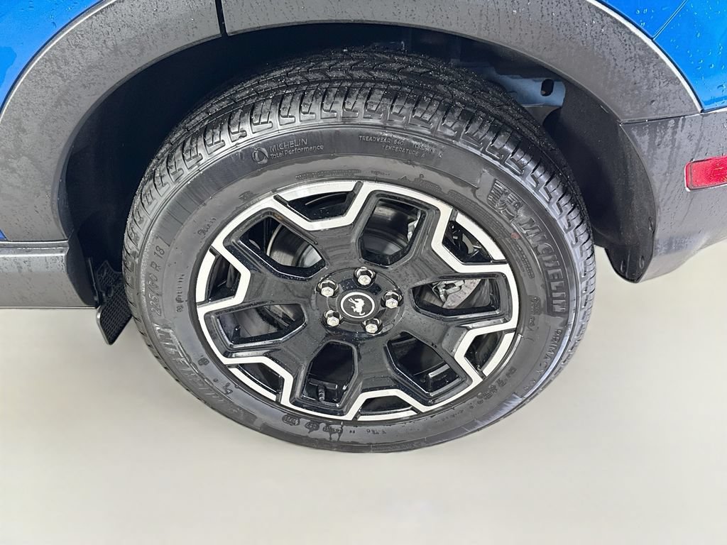 Certified 2025 Ford Bronco Sport Outer Banks w/ Outer Banks Tech Package+ AWD/4WD image 32