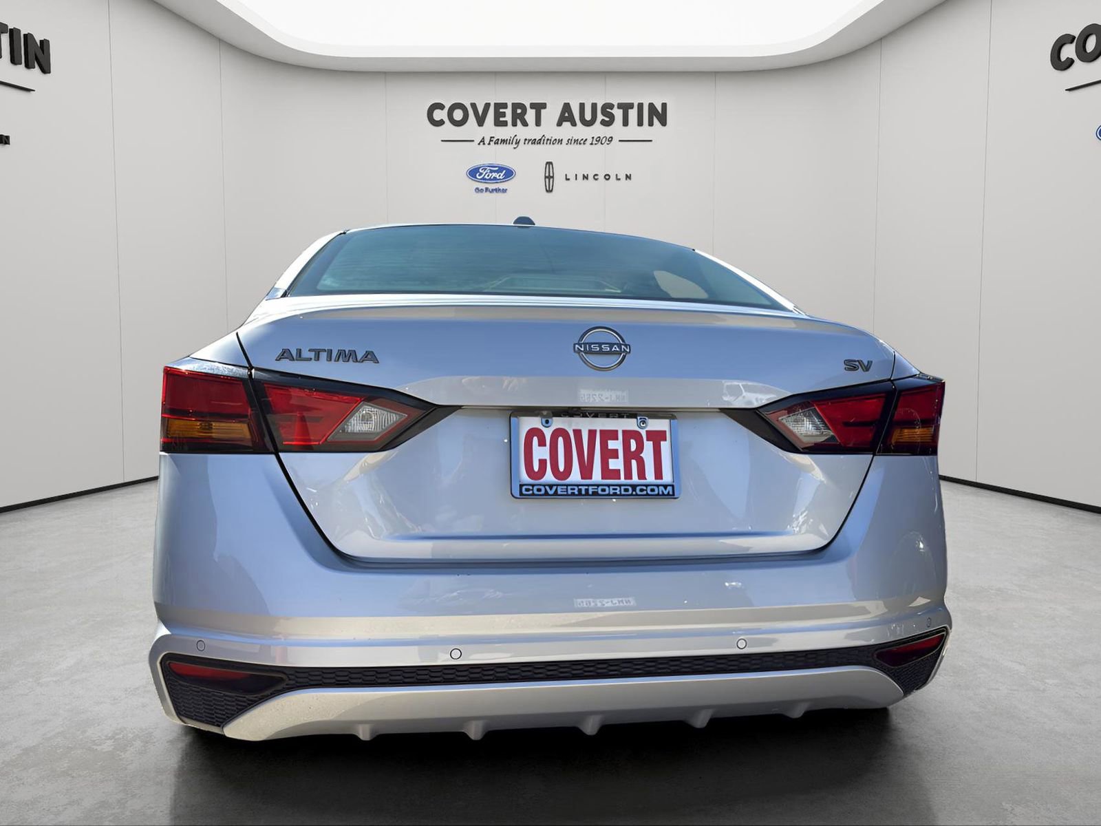 Used 2024 Nissan Altima 2.5 SV image 3