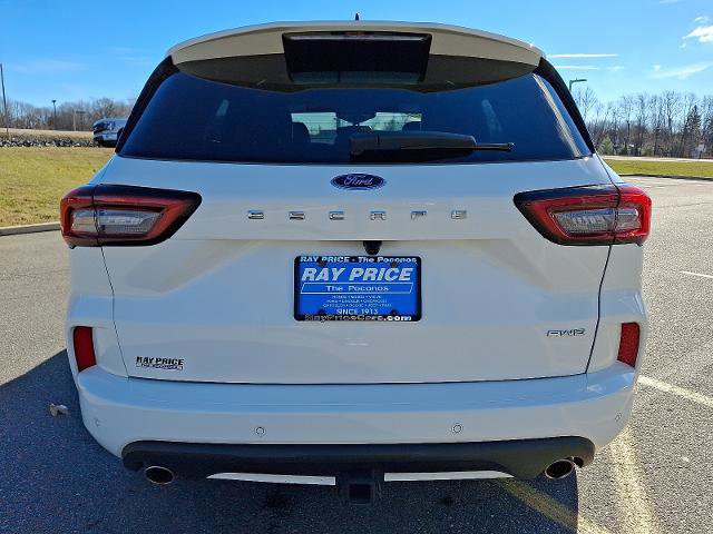 Certified 2023 Ford Escape ST-Line Select w/ Tech Pack #2 image 3