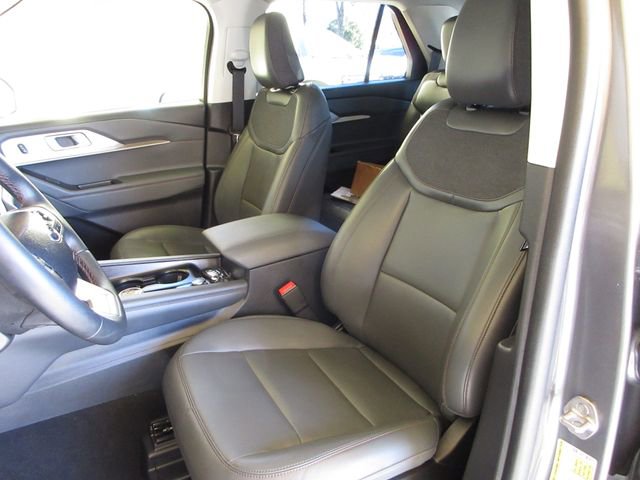 Certified 2025 Ford Explorer Active w/ Active Comfort Package image 11