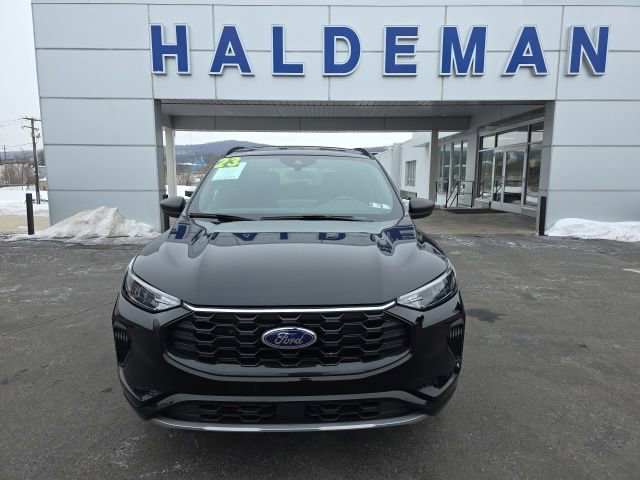 Certified 2023 Ford Escape ST-Line w/ Tech Pack #1 image 3