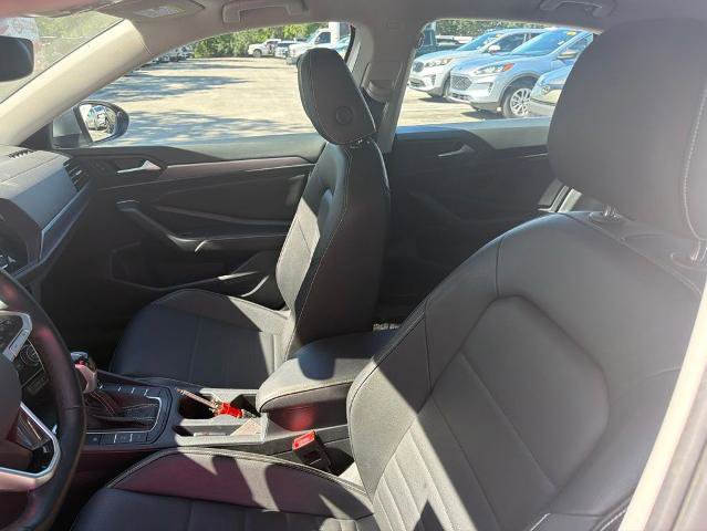Used 2023 Volkswagen Jetta SE w/ Black Wheel Package FWD image 10