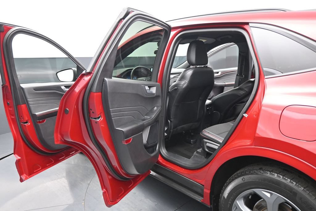 Certified 2023 Ford Escape ST-Line w/ Tech Pack #1 FWD image 18